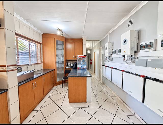 6 BEDROOM HOUSE FOR SALE IN VANDERBIJLPARK SE 2
